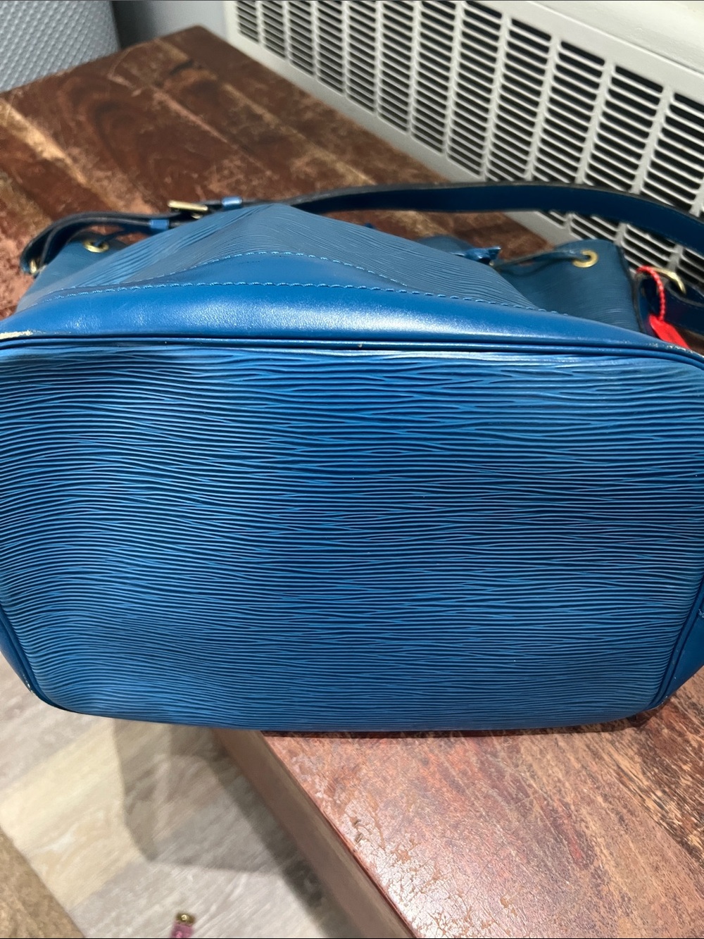 Louis Vuitton Teal Blue Epi Leather Drawstring Shoulder Bag - Picture 5 of 15